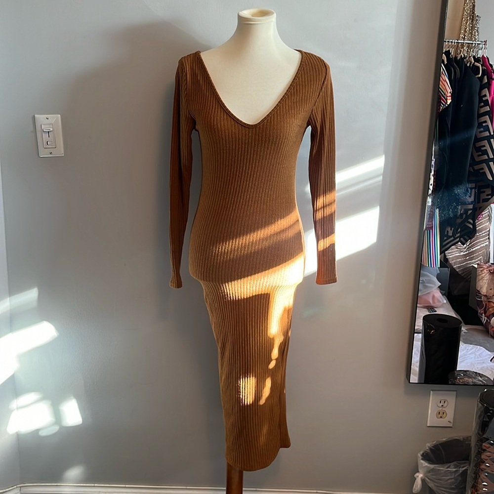 H&M — midi bodycon brown dress